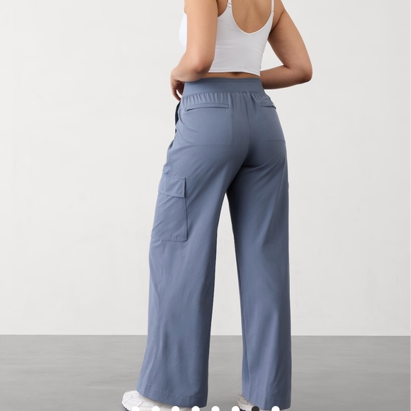 Athleta 2 Piece Set: Salutation Crop Jacket and Brooklyn Heights Cargo Pant - Picture 16 of 16